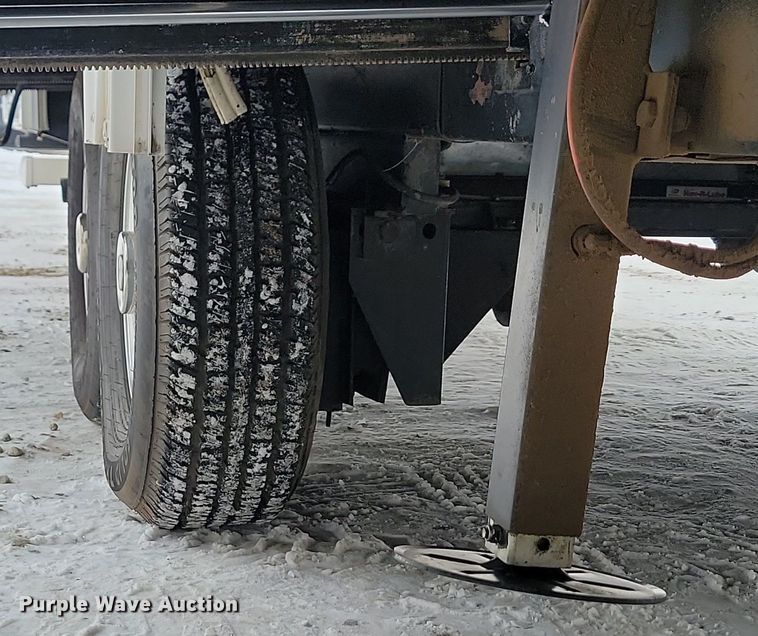 image for item LA9548 2007 Excel 36 MKO camper