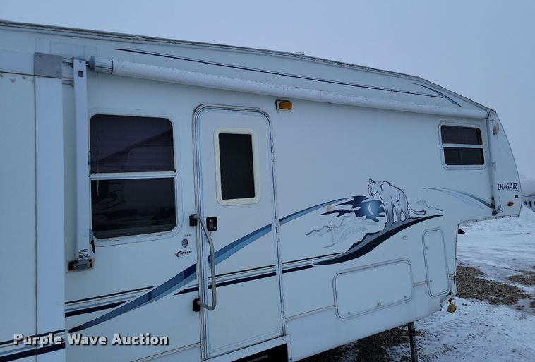 image for item LA9549 2002 Keystone  M279 EFS Cougar  camper