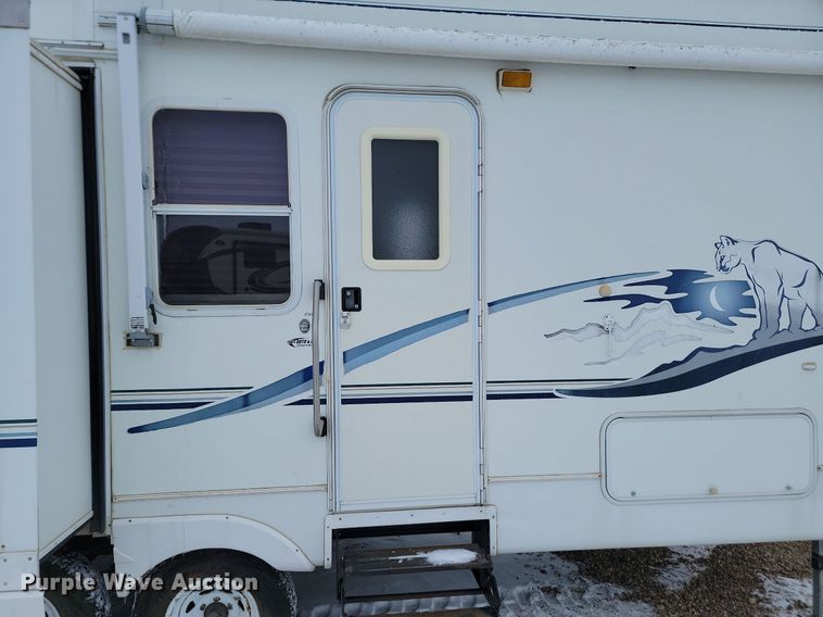 image for item LA9549 2002 Keystone  M279 EFS Cougar  camper