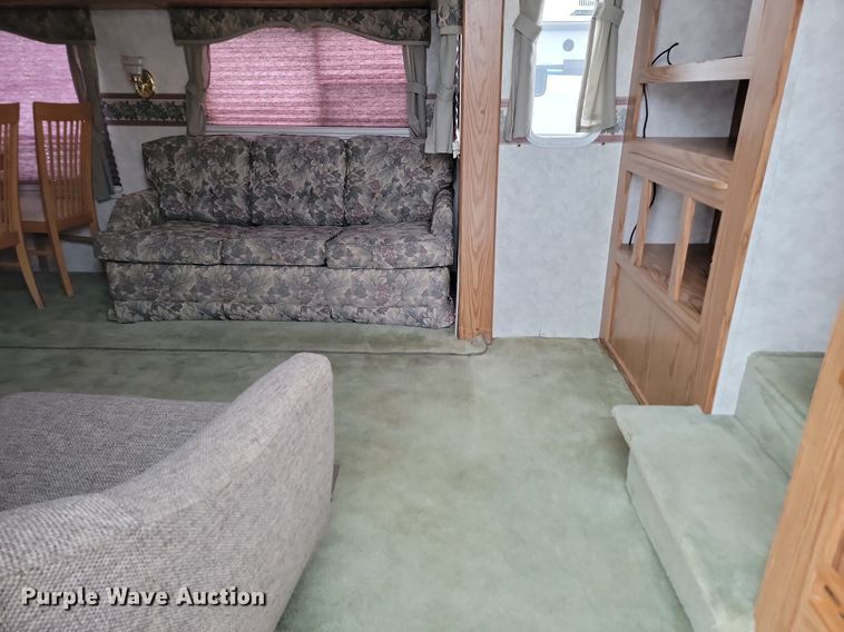 image for item LA9549 2002 Keystone  M279 EFS Cougar  camper