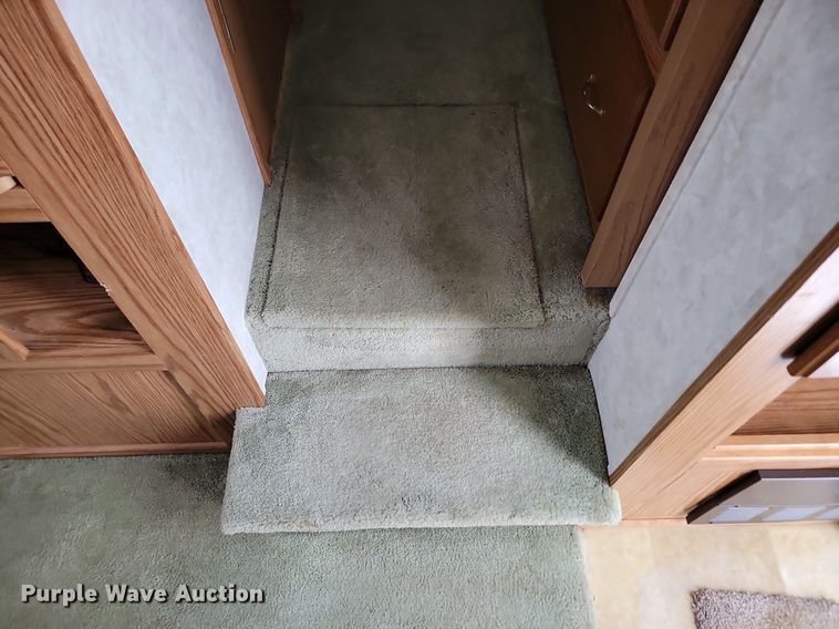 image for item LA9549 2002 Keystone  M279 EFS Cougar  camper