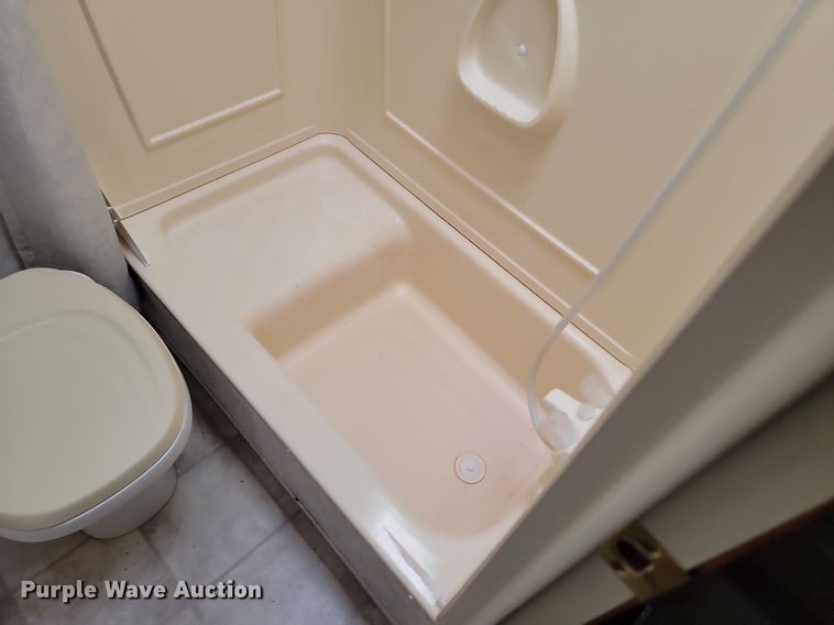 image for item LA9549 2002 Keystone  M279 EFS Cougar  camper