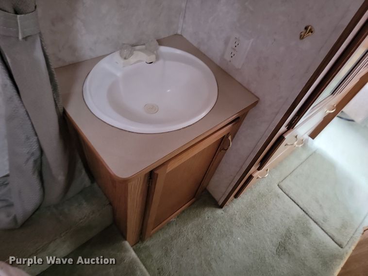 image for item LA9549 2002 Keystone  M279 EFS Cougar  camper