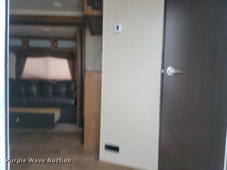 image for item LA9550 2018 Forest River Salem camper