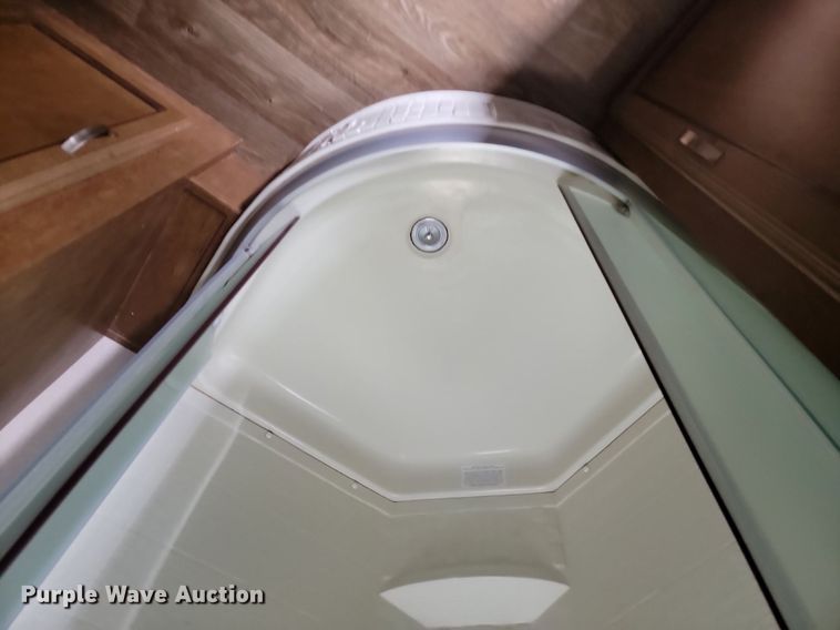 image for item LA9550 2018 Forest River Salem camper