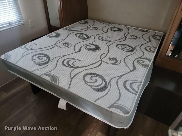 image for item LA9550 2018 Forest River Salem camper