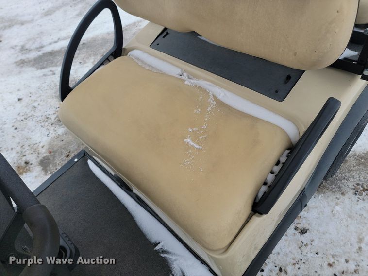 image for item LA9556 2016 Club Car golf cart