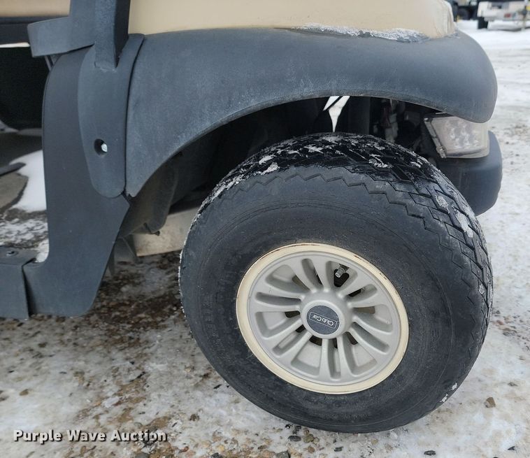 image for item LA9556 2016 Club Car golf cart