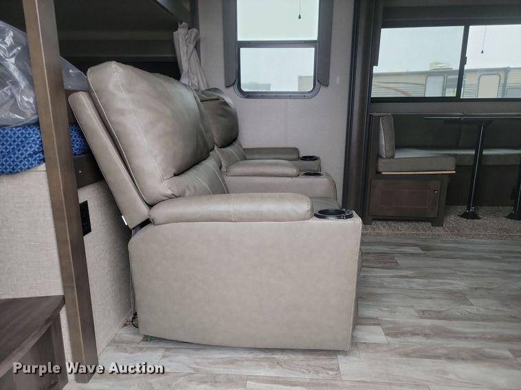 image for item LA9608 2021 Grand Design  Reflection camper