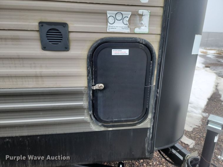 image for item LA9609 2017 Forest River Patriot camper