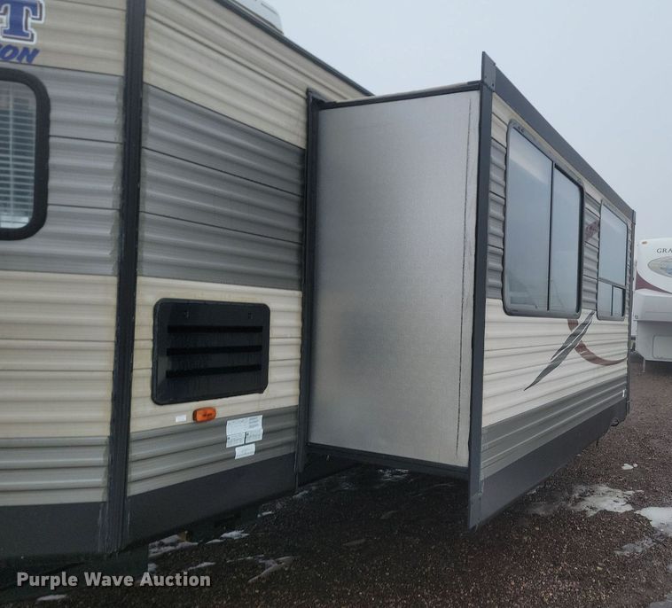 image for item LA9609 2017 Forest River Patriot camper