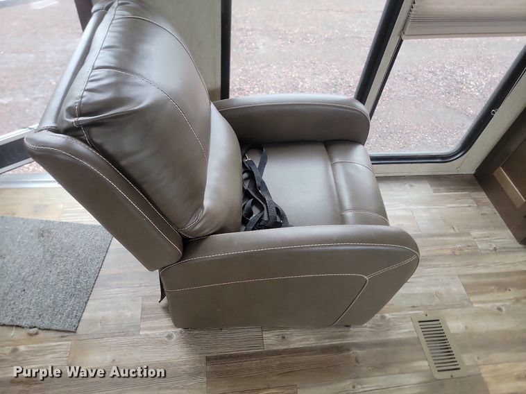 image for item LA9609 2017 Forest River Patriot camper