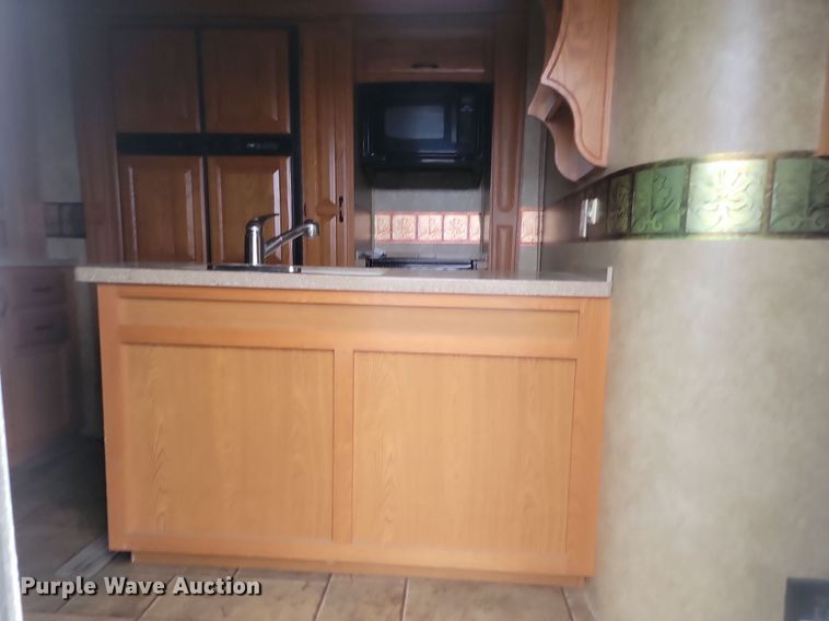 image for item LA9611 2010 Dutchmen Grand Junction camper