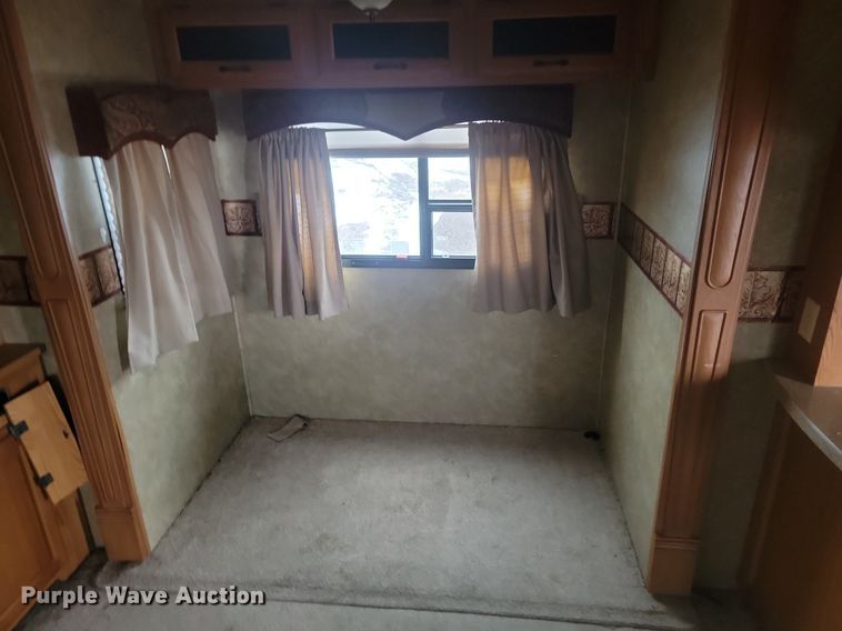 image for item LA9611 2010 Dutchmen Grand Junction camper