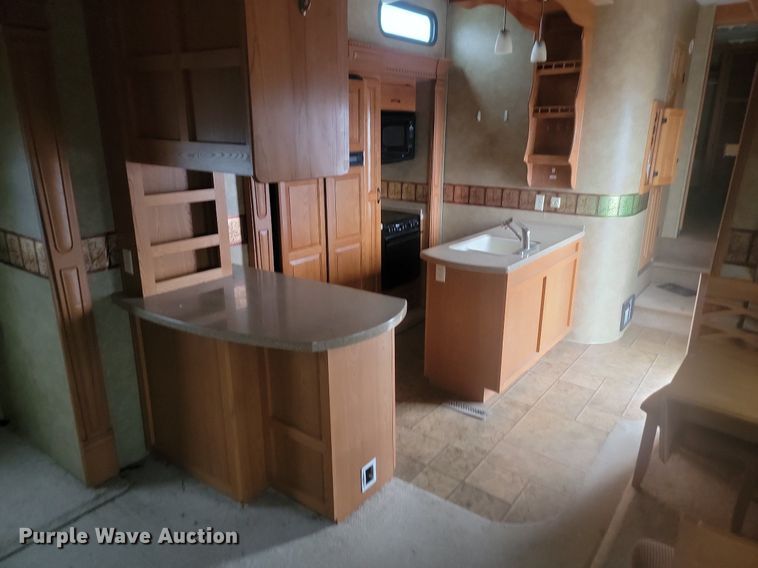 image for item LA9611 2010 Dutchmen Grand Junction camper