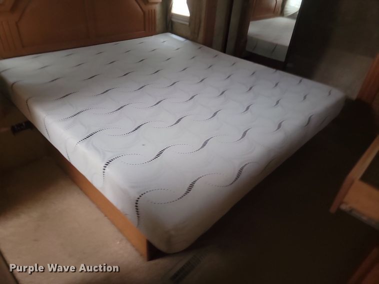 image for item LA9611 2010 Dutchmen Grand Junction camper