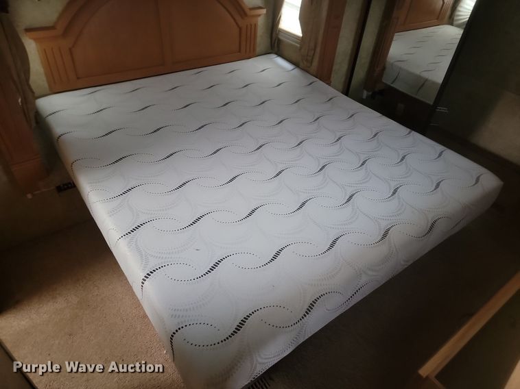 image for item LA9611 2010 Dutchmen Grand Junction camper