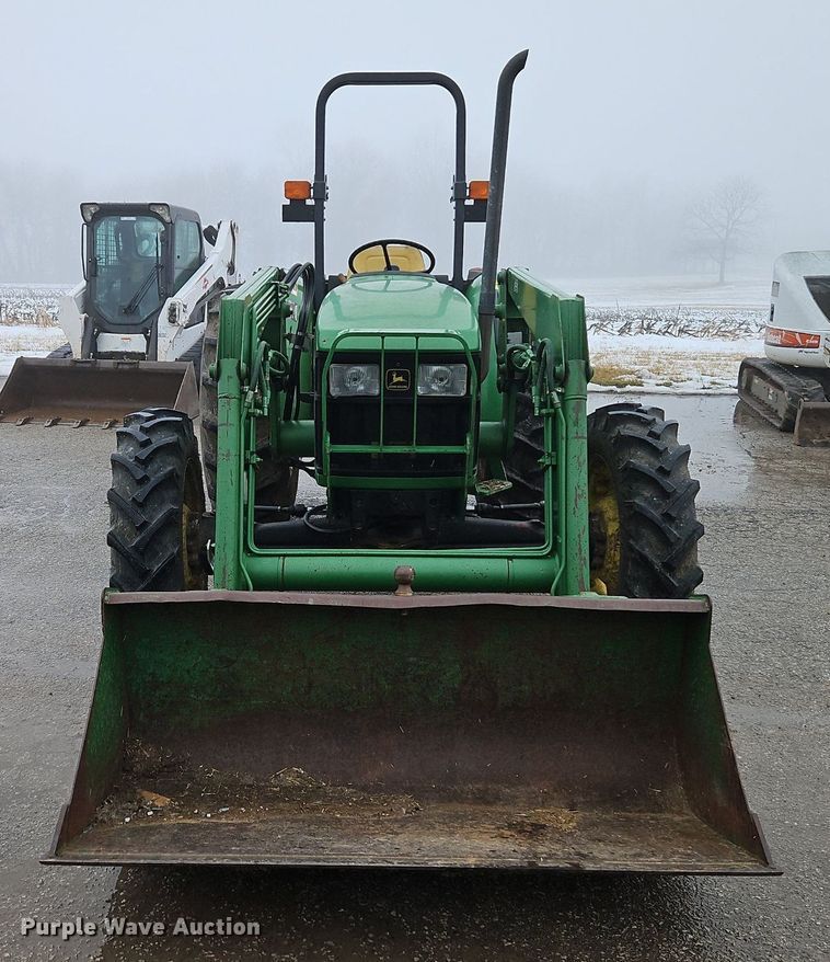 image for item LB9731 2000 John Deere 5205 MFWD tractor