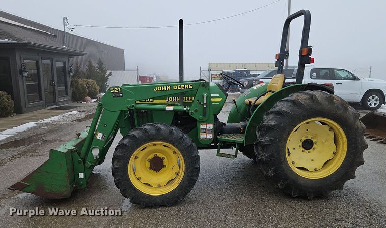 image for item LB9731 2000 John Deere 5205 MFWD tractor