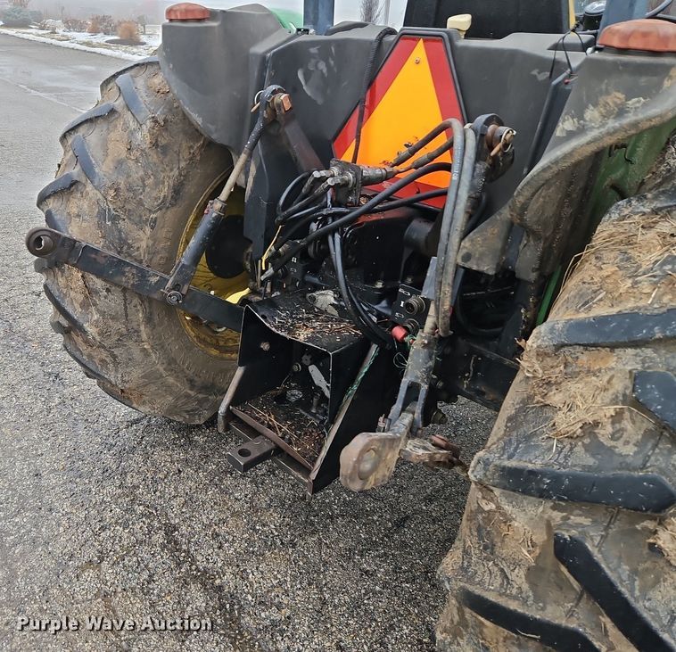 image for item LB9731 2000 John Deere 5205 MFWD tractor
