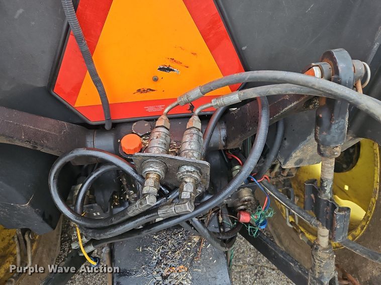 image for item LB9731 2000 John Deere 5205 MFWD tractor