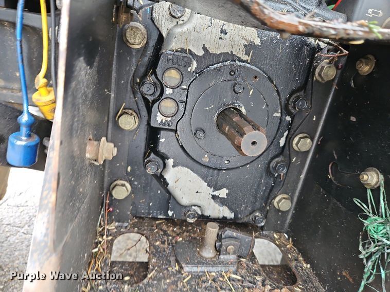 image for item LB9731 2000 John Deere 5205 MFWD tractor