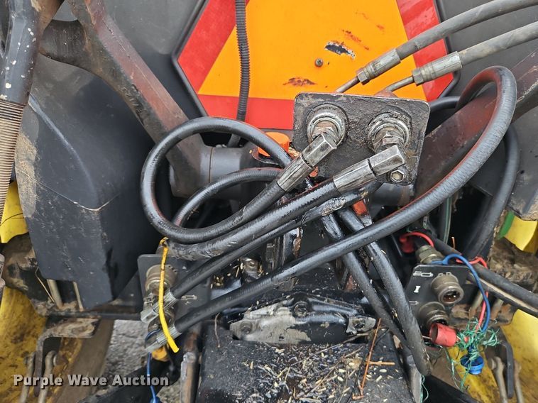 image for item LB9731 2000 John Deere 5205 MFWD tractor