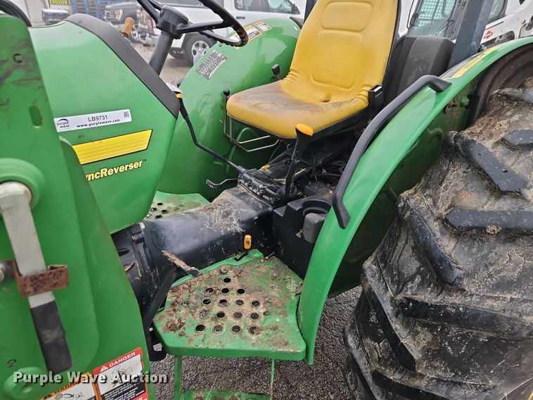 image for item LB9731 2000 John Deere 5205 MFWD tractor