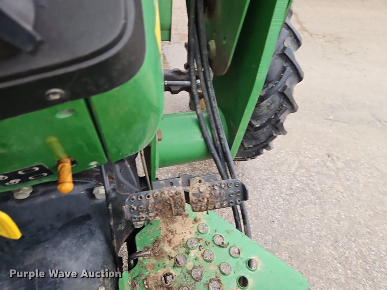 image for item LB9731 2000 John Deere 5205 MFWD tractor