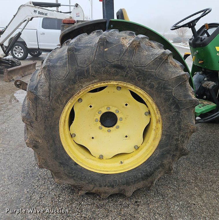 image for item LB9731 2000 John Deere 5205 MFWD tractor