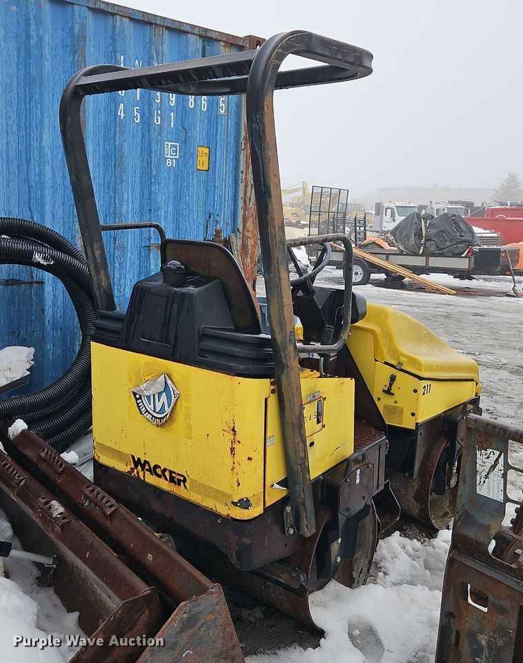 image for item LB9738 Wacker RD11A double drum roller