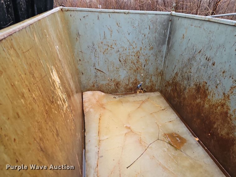 image for item LB9751 (12) dumpsters