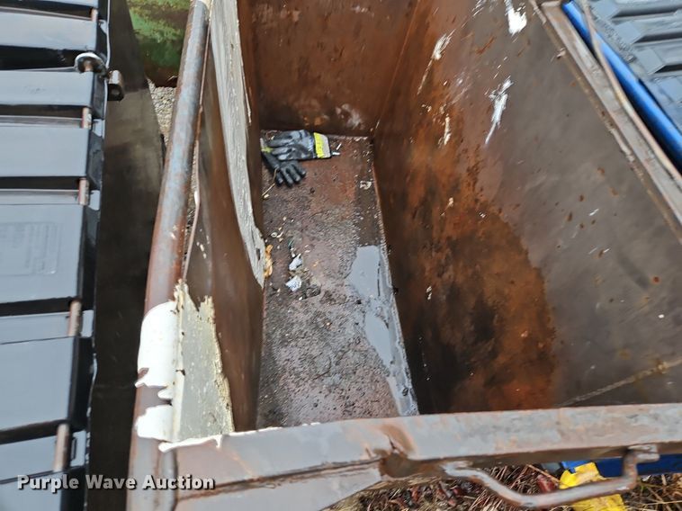 image for item LB9752 (9) dumpsters