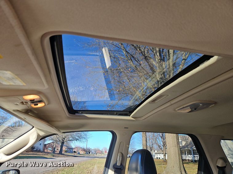 image for item LB9765 2005 Mercury  Mariner Premier SUV