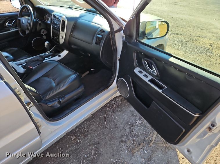 image for item LB9765 2005 Mercury  Mariner Premier SUV