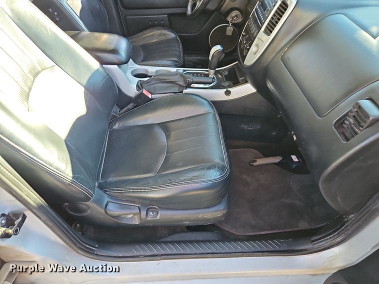 image for item LB9765 2005 Mercury  Mariner Premier SUV