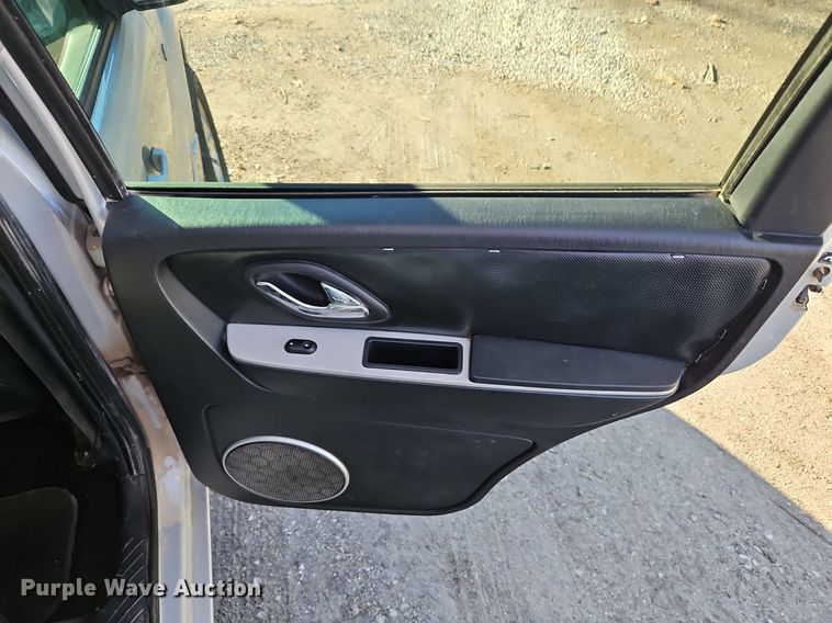 image for item LB9765 2005 Mercury  Mariner Premier SUV