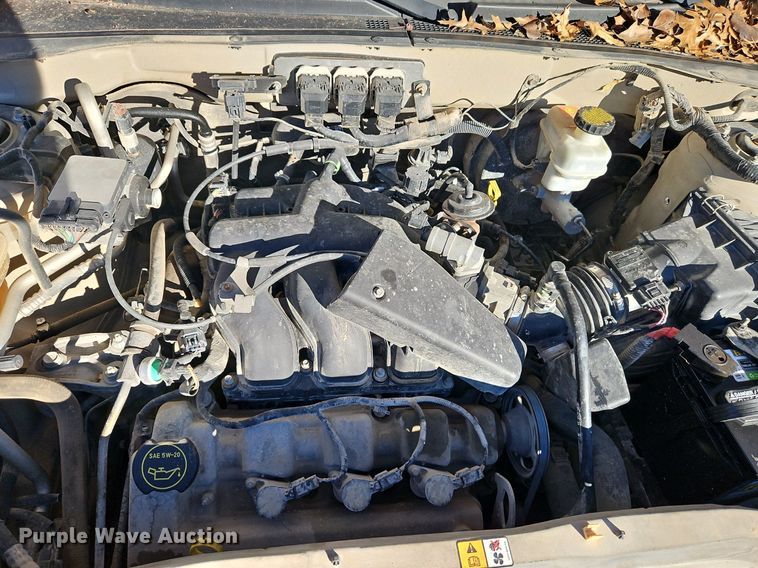 image for item LB9765 2005 Mercury  Mariner Premier SUV