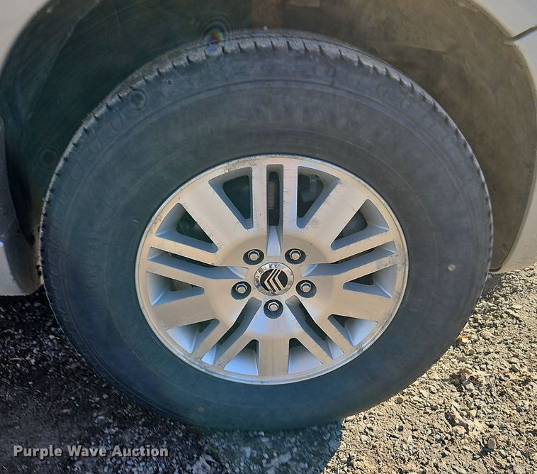 image for item LB9765 2005 Mercury  Mariner Premier SUV