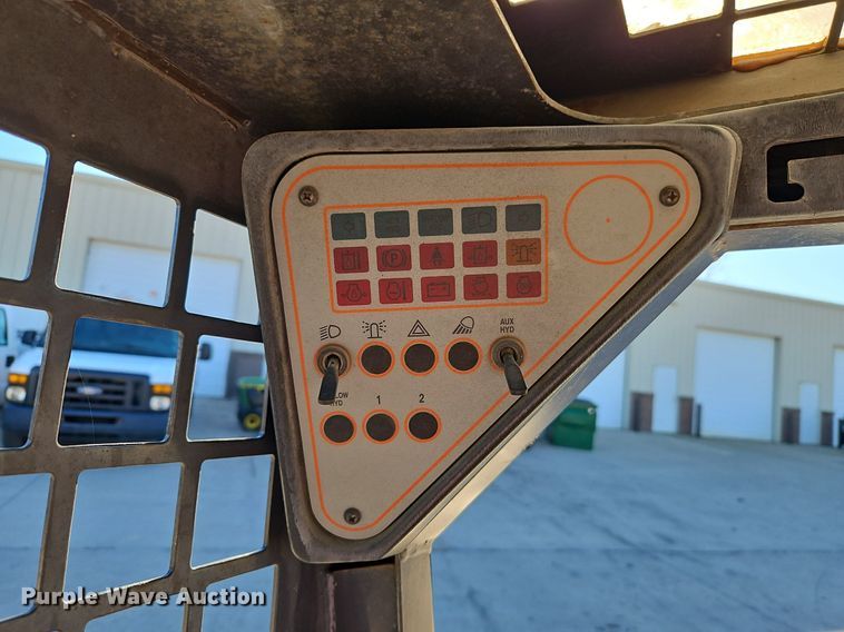 image for item LB9766 Thomas B602/150 skid steer loader