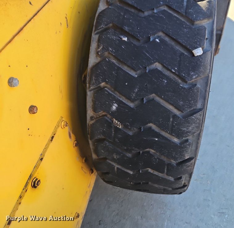 image for item LB9766 Thomas B602/150 skid steer loader