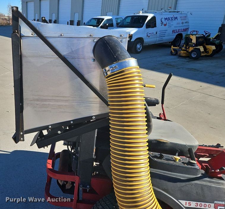 image for item LB9767 Ferris IS 3000 ZTR lawn mower