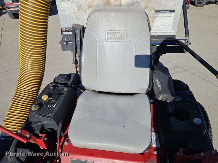 image for item LB9767 Ferris IS 3000 ZTR lawn mower