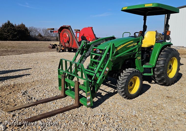 image for item LB9779 2008 John Deere 4320 MFWD tractor