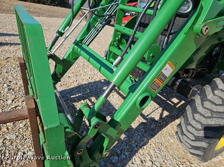 image for item LB9779 2008 John Deere 4320 MFWD tractor