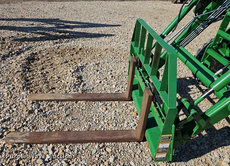 image for item LB9779 2008 John Deere 4320 MFWD tractor