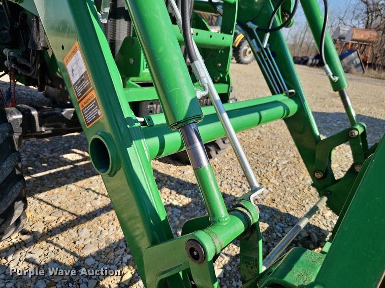 image for item LB9779 2008 John Deere 4320 MFWD tractor
