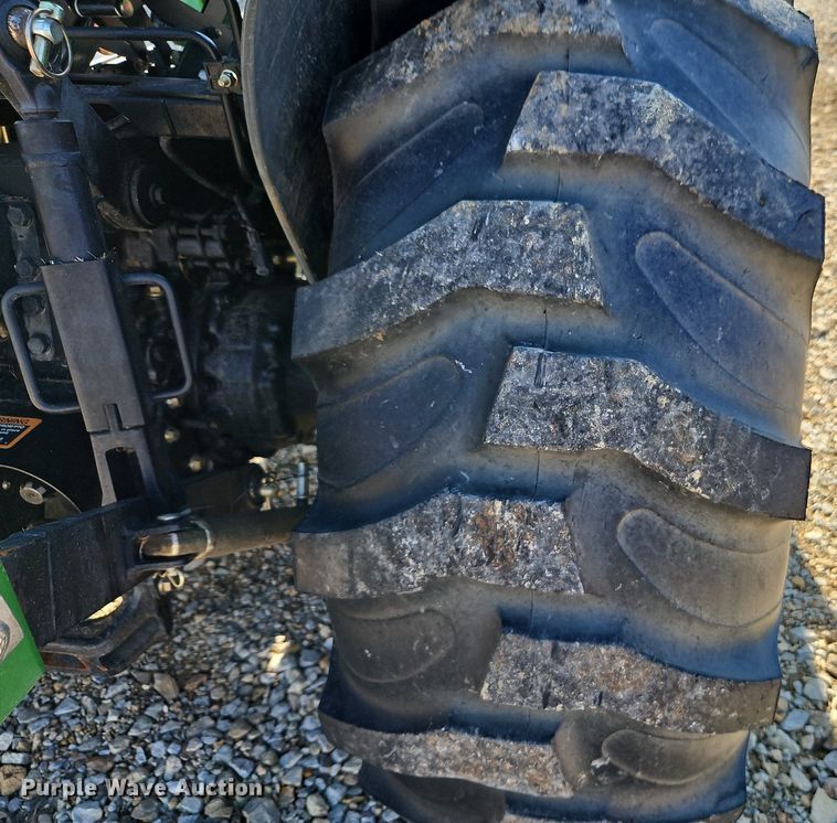 image for item LB9779 2008 John Deere 4320 MFWD tractor