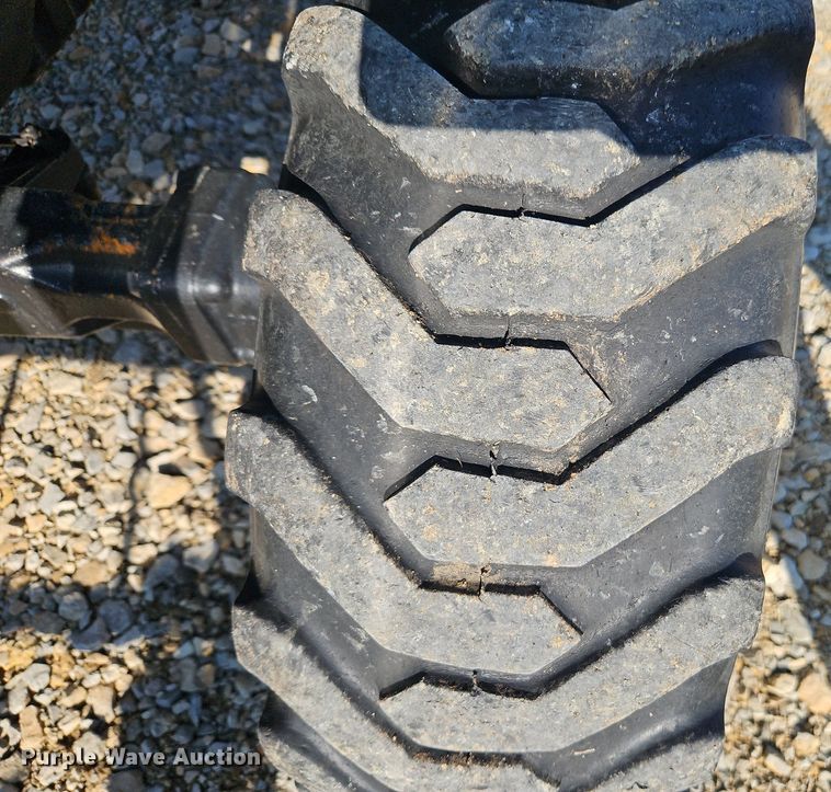 image for item LB9779 2008 John Deere 4320 MFWD tractor