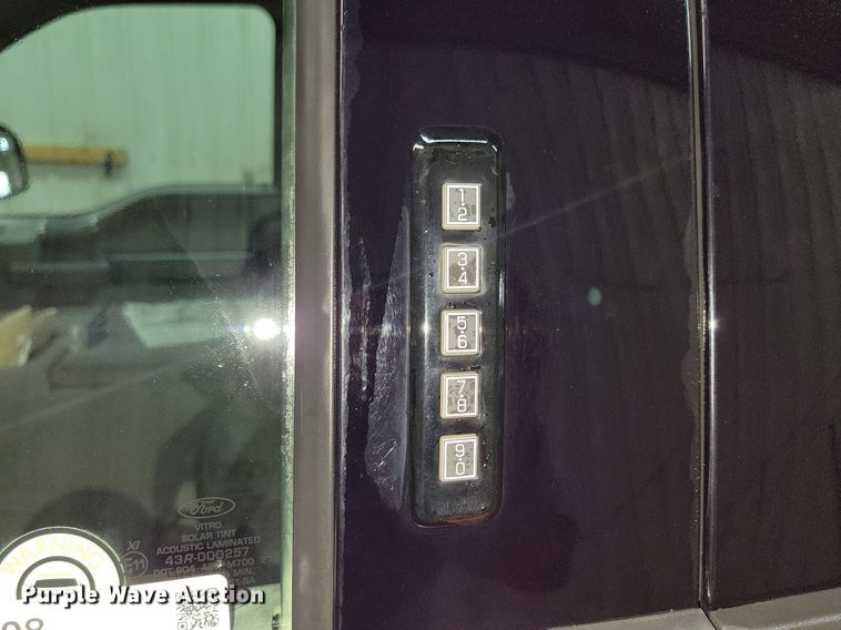 image for item LC9808 2019 Ford F150 SuperCrew pickup truck